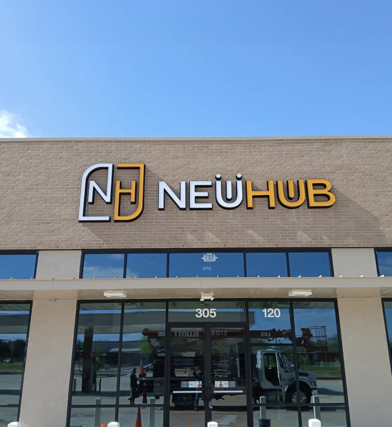NeuHub