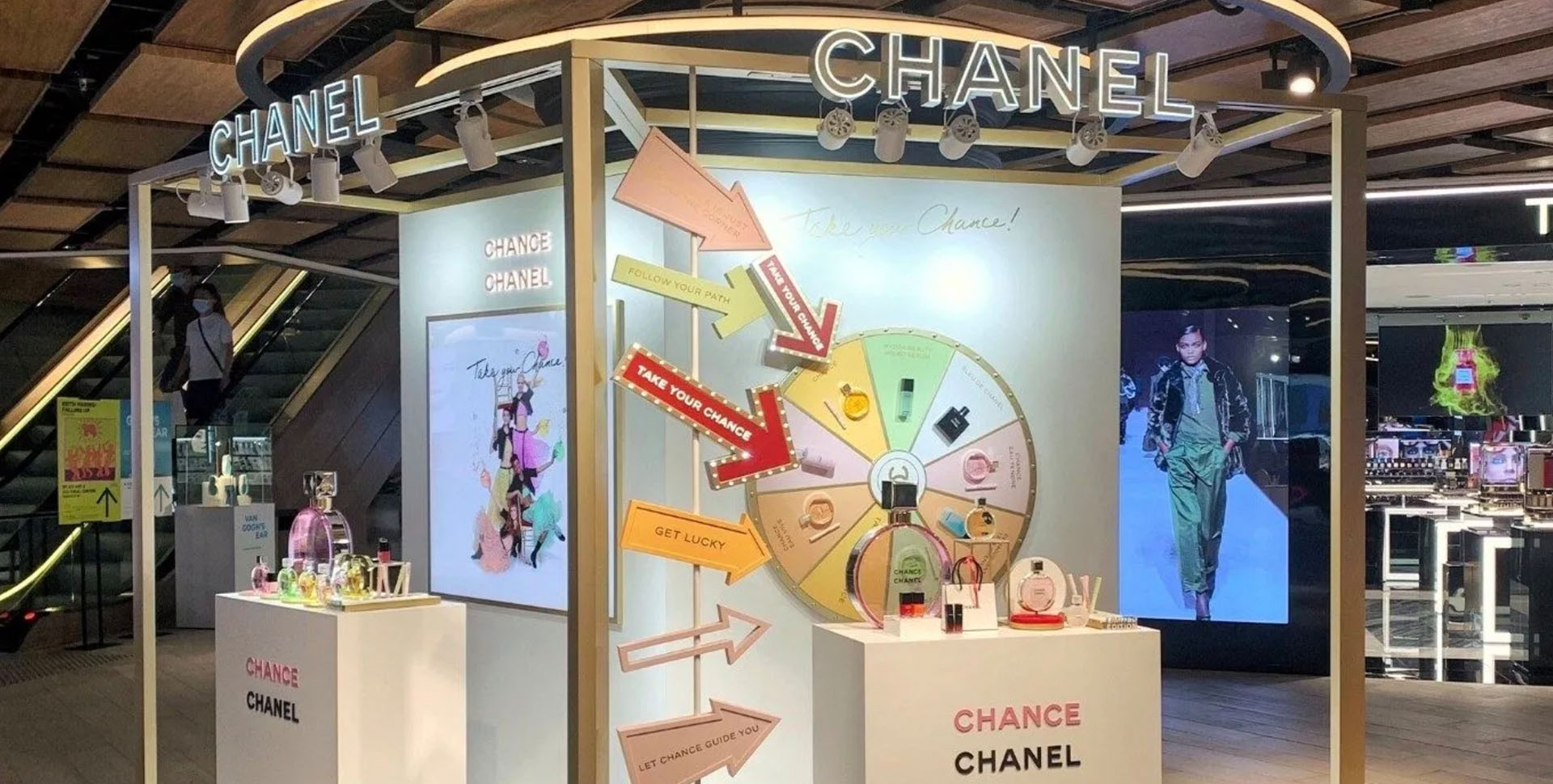Pop-Up Stores <br>& Temporary Installations
